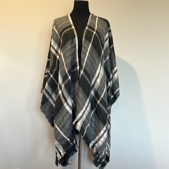 Modena New York One Size Acrylic Plaid Gray light Pink Poncho Cape - Picture 1 of 9